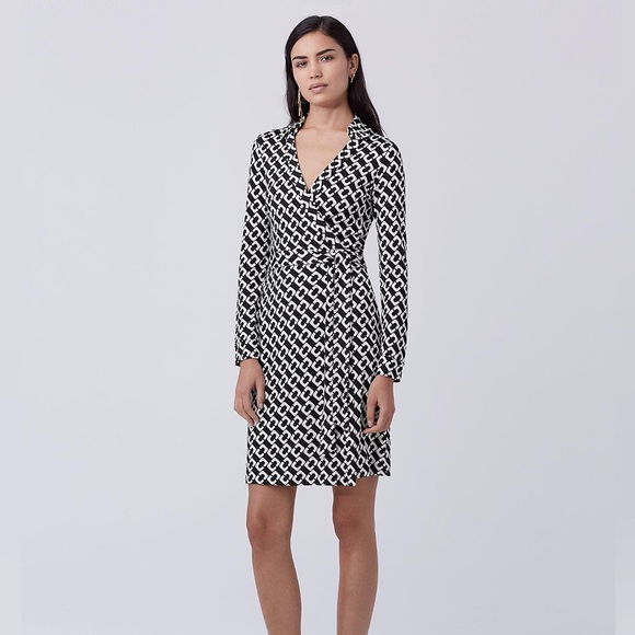 Diane Von Furstenberg Dresses & Skirts - Diane Von Furstenburg Jeanne two silk wrap dress
